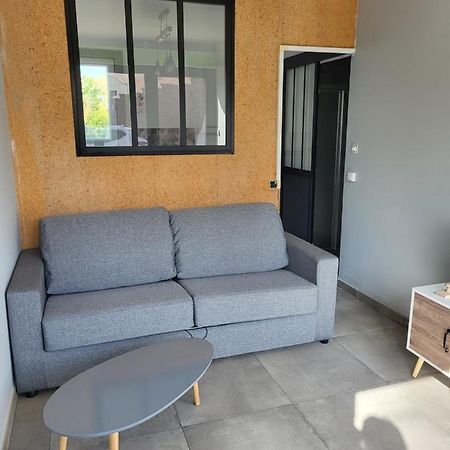 Studio Proche Gare Tgv Haute Picardie Dompierre-Becquincourt Exterior foto